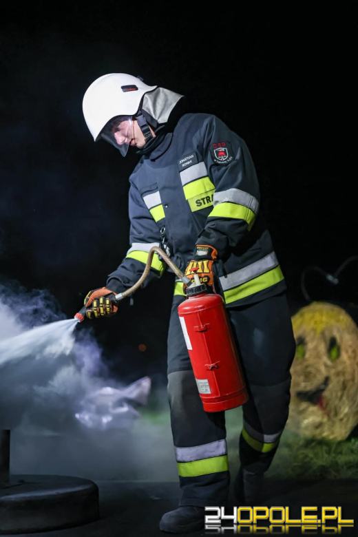 Młodzieżowa Drużyna Pożarnicza z Dębskiej Kuźni szkoli się w ratownictwie