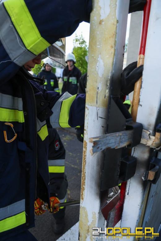Młodzieżowa Drużyna Pożarnicza z Dębskiej Kuźni szkoli się w ratownictwie