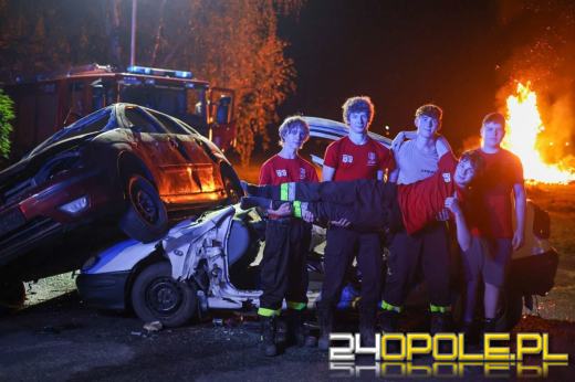 Młodzieżowa Drużyna Pożarnicza z Dębskiej Kuźni szkoli się w ratownictwie