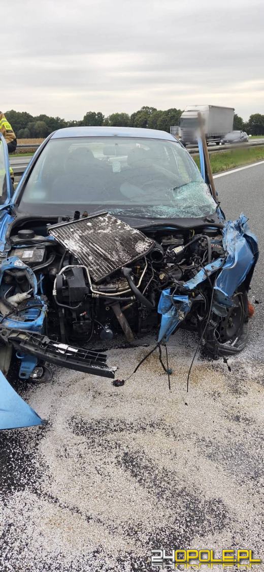 Zderzenie na autostradzie A4. Kierowca peugeota uderzył w bariery