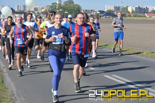 Ponad 1000 uczestników Półmaratonu Opole 2025 przebiegło ulicami Opola (WIDEO)