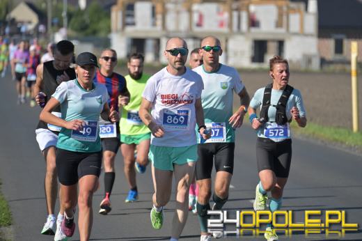 Ponad 1000 uczestników Półmaratonu Opole 2025 przebiegło ulicami Opola (WIDEO)