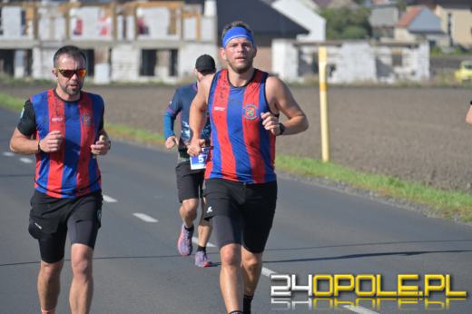 Ponad 1000 uczestników Półmaratonu Opole 2025 przebiegło ulicami Opola (WIDEO)