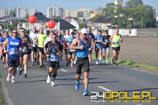 Ponad 1000 uczestników Półmaratonu Opole 2025 przebiegło ulicami Opola (WIDEO)