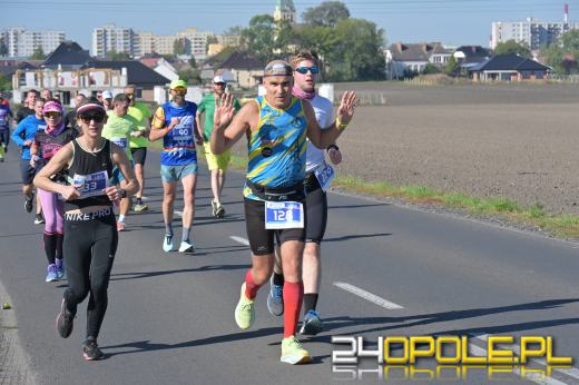 Ponad 1000 uczestników Półmaratonu Opole 2025 przebiegło ulicami Opola (WIDEO)