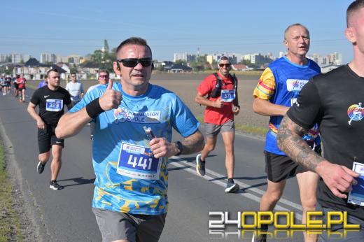 Ponad 1000 uczestników Półmaratonu Opole 2025 przebiegło ulicami Opola (WIDEO)