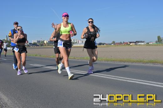 Ponad 1000 uczestników Półmaratonu Opole 2025 przebiegło ulicami Opola (WIDEO)