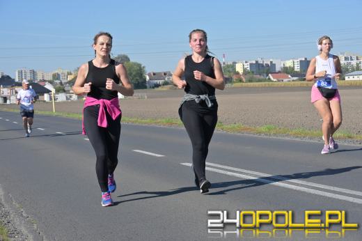 Ponad 1000 uczestników Półmaratonu Opole 2025 przebiegło ulicami Opola (WIDEO)