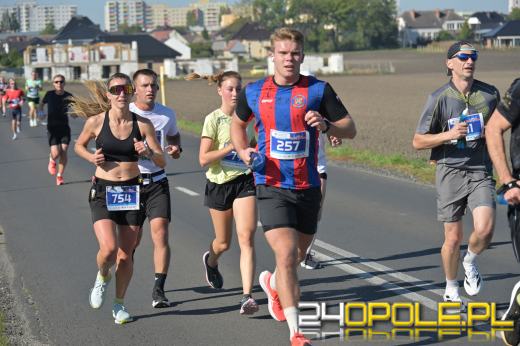 Ponad 1000 uczestników Półmaratonu Opole 2025 przebiegło ulicami Opola (WIDEO)