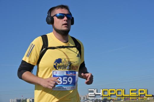 Ponad 1000 uczestników Półmaratonu Opole 2025 przebiegło ulicami Opola (WIDEO)