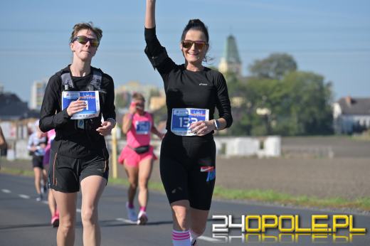 Ponad 1000 uczestników Półmaratonu Opole 2025 przebiegło ulicami Opola (WIDEO)