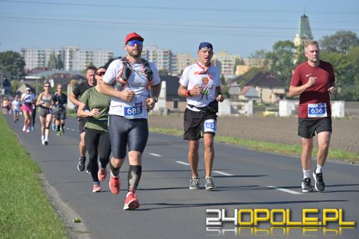 Ponad 1000 uczestników Półmaratonu Opole 2025 przebiegło ulicami Opola (WIDEO)
