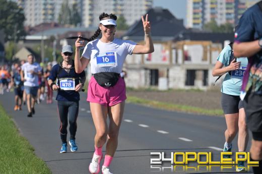 Ponad 1000 uczestników Półmaratonu Opole 2025 przebiegło ulicami Opola (WIDEO)