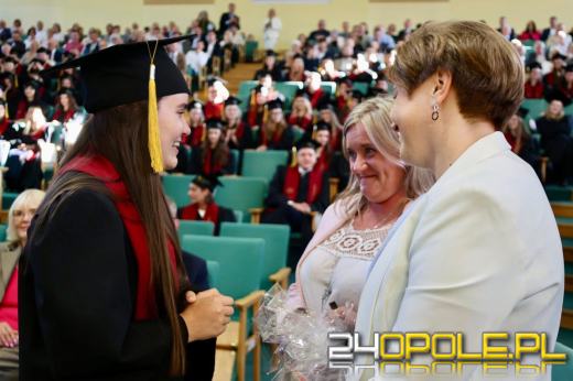 Uniwersytet Opolski: 140 nowych lekarzy zasili system ochrony zdrowia