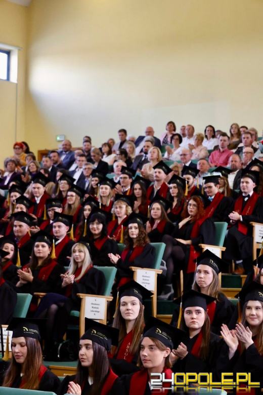 Uniwersytet Opolski: 140 nowych lekarzy zasili system ochrony zdrowia