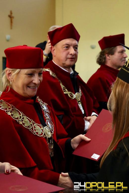 Uniwersytet Opolski: 140 nowych lekarzy zasili system ochrony zdrowia