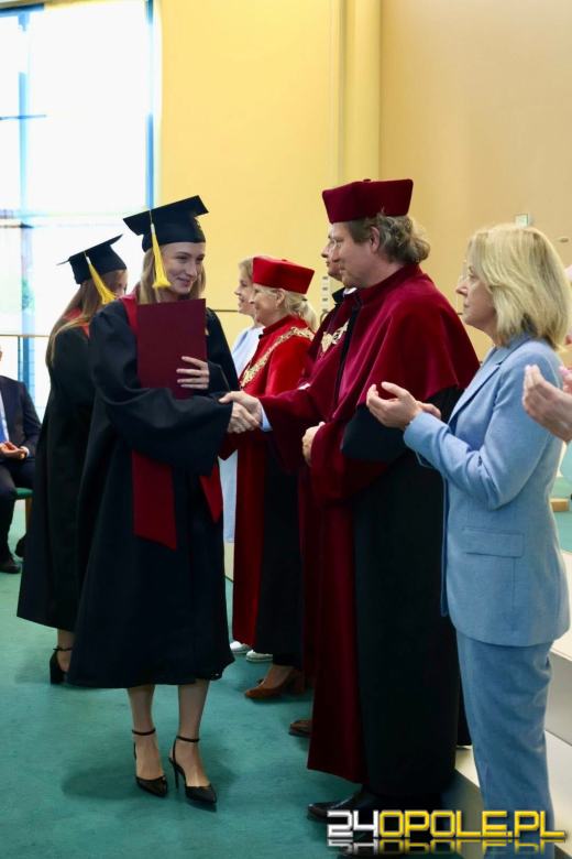 Uniwersytet Opolski: 140 nowych lekarzy zasili system ochrony zdrowia