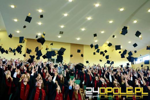Uniwersytet Opolski: 140 nowych lekarzy zasili system ochrony zdrowia