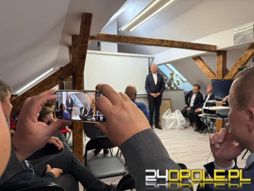 Kadra wspiera przyszłość futbolu. Hattrick Głuchołazy zyskał nową siedzibę