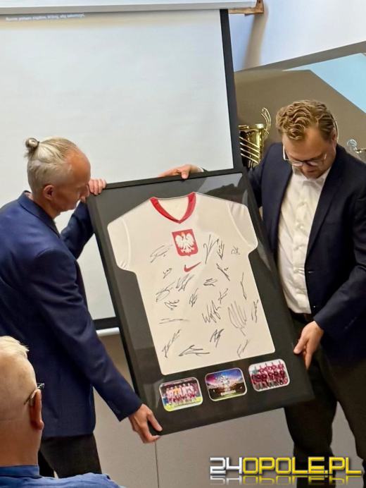 Kadra wspiera przyszłość futbolu. Hattrick Głuchołazy zyskał nową siedzibę