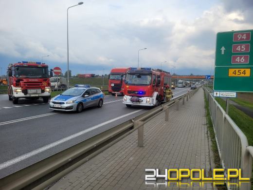 Zderzenie trzech samochodów na ul. Powstańców Warszawskich w Opolu