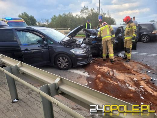 Zderzenie trzech samochodów na ul. Powstańców Warszawskich w Opolu