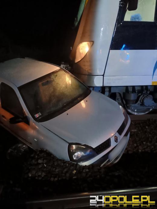 Pomyliła tory z drogą. Kobieta może mówić o dużym szczęściu 