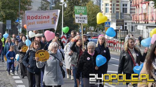 Rodzina, życie i wspólnota na ulicach Opola.  11. Marsz dla Życia i Rodziny (WIDEO)