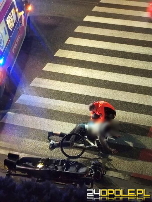 Dramatyczny upadek rowerzysty na Niemodlińskiej. 18-latek trafił do szpitala
