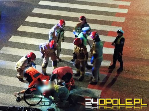 Dramatyczny upadek rowerzysty na Niemodlińskiej. 18-latek trafił do szpitala