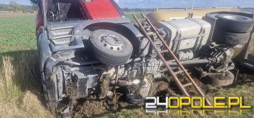 Cysterna z gazem przewróciła się między Kuniowem a Kluczborkiem