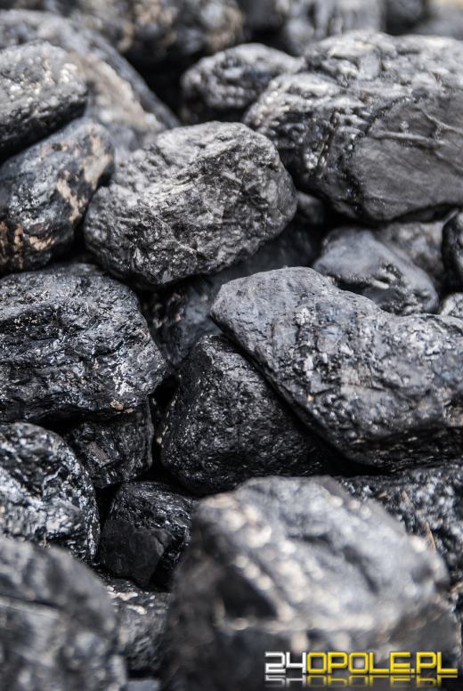 Straciła ponad tysiąc złotych, bo uwierzyła w tani węgiel