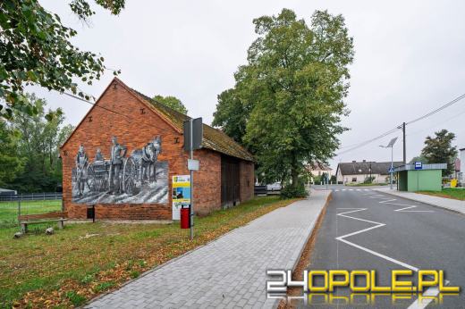 Historia na murze - nowy mural w Zawiści łączy pokolenia