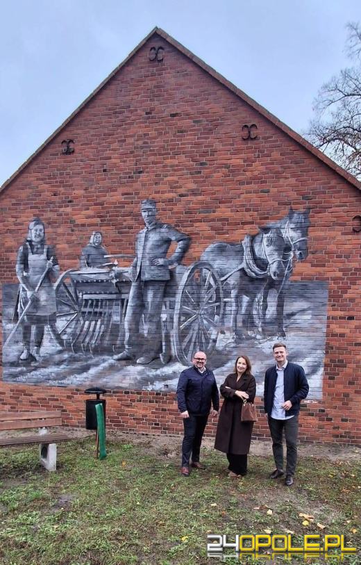 Historia na murze - nowy mural w Zawiści łączy pokolenia