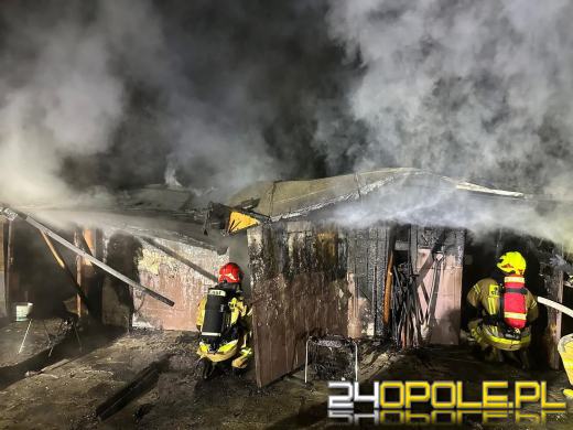 Dramat w gospodarstwie w Starym Koźlu - spłonął kurnik i samochód