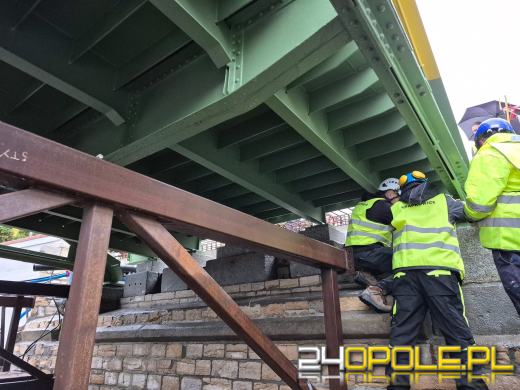 Montaż mostu rozpoczęty - weekendowe utrudnienia w centrum Opola