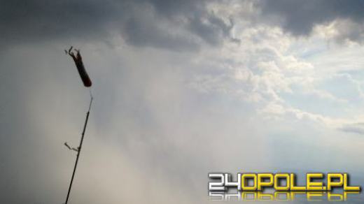 IMGW ostrzega przed silnym wiatrem w regionie