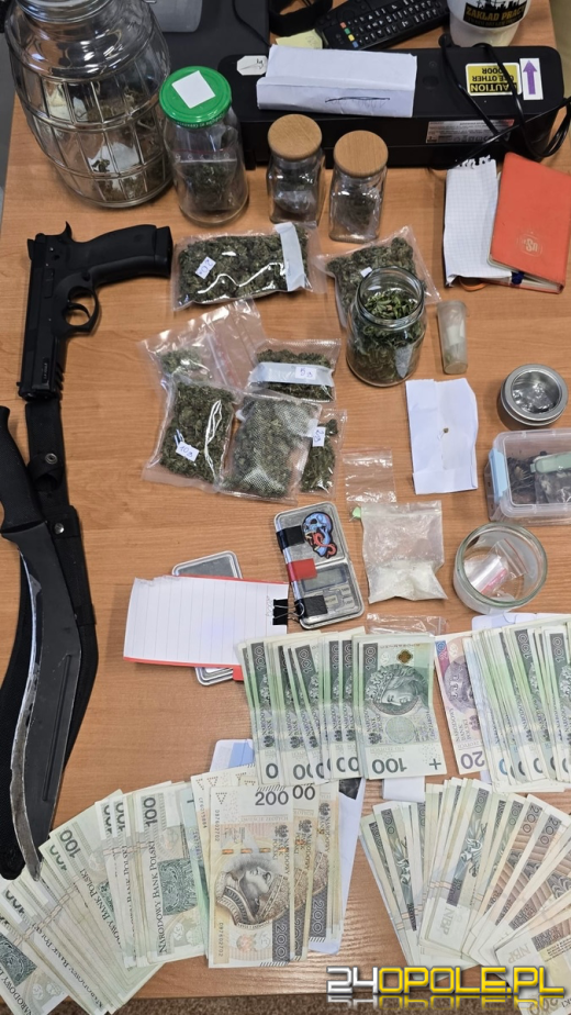 Nocą na rowerze i z narkotykami. Trochę tego przy sobie miał