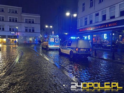 Rozbój na Krakowskiej. 34-latek pobity i okradziony, policja zatrzymała sześć osób