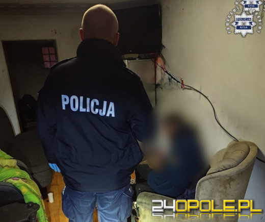  Zainspirował się Świętym Mikołajem i schował łupy za kominem