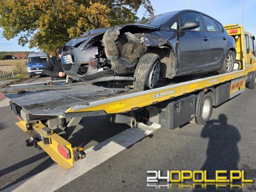 Wypadek na DK45 w Jełowej. Cztery osoby w szpitalu