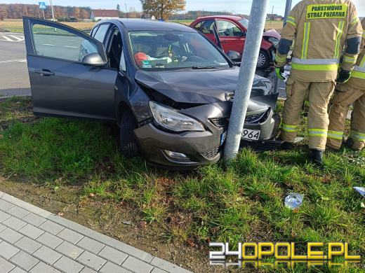Wypadek na DK45 w Jełowej. Cztery osoby w szpitalu