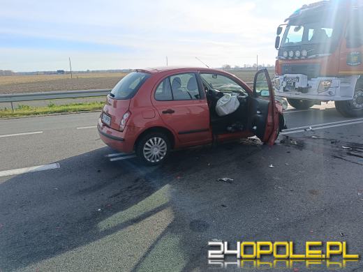 Wypadek na DK45 w Jełowej. Cztery osoby w szpitalu