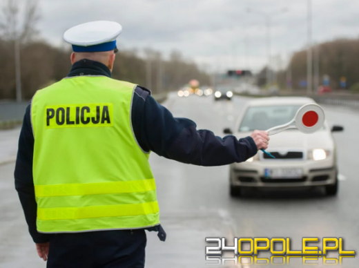 Kierowca nie miał prawa jazdy, ale mandat otrzymała jego pasażerka