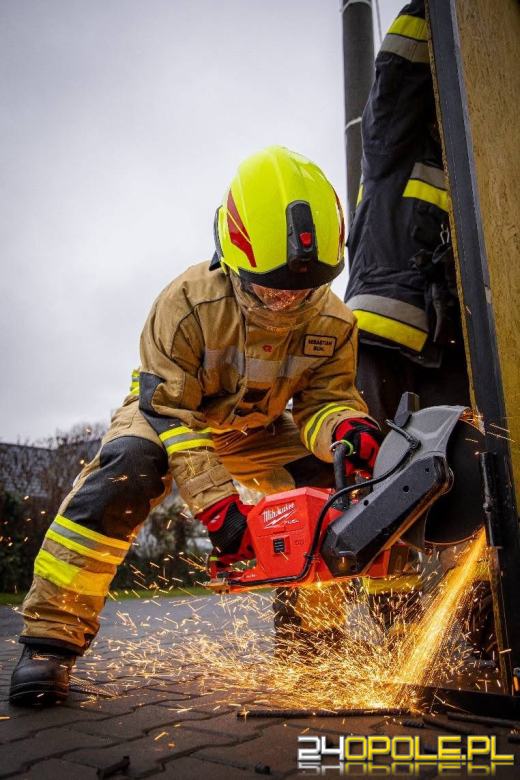 Od teorii do... wyważenia. Strażacy w akcji szkoleniowej