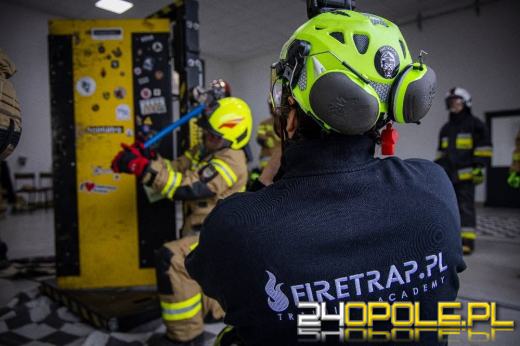 Od teorii do... wyważenia. Strażacy w akcji szkoleniowej