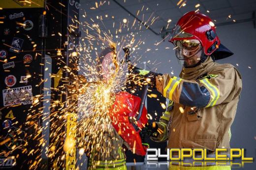 Od teorii do... wyważenia. Strażacy w akcji szkoleniowej