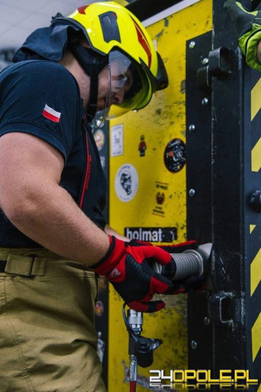 Od teorii do... wyważenia. Strażacy w akcji szkoleniowej