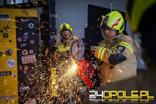 Od teorii do... wyważenia. Strażacy w akcji szkoleniowej