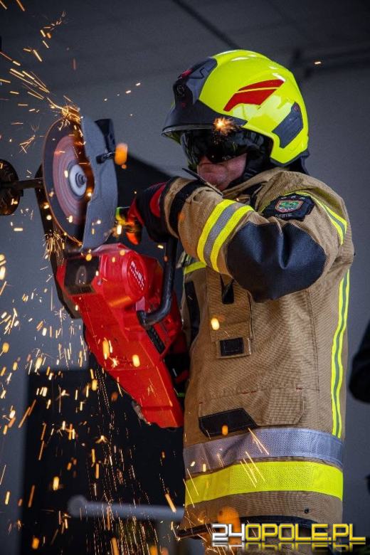 Od teorii do... wyważenia. Strażacy w akcji szkoleniowej